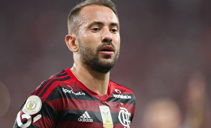 Ex-Flamengo rasga elogios a Everton Ribeiro: 'Tem capacidade técnica, tática e liderança'