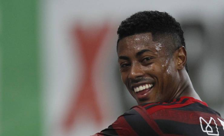 'Não sai nenhum jogador do Flamengo para o Benfica', garante repórter da Globo