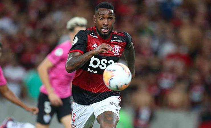 Após sondagem de dois grandes do futebol europeu, pai de jogador do Flamengo afirma: 'É difícil segurar'
