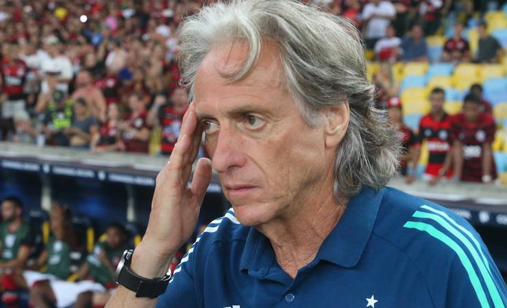Clube russo deve fazer proposta para comprar atacante do Flamengo