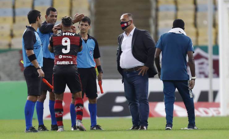 Denílson diz que árbitro acertou ao expulsar Gabigol em Flamengo x Fluminense: 'Vacilou'