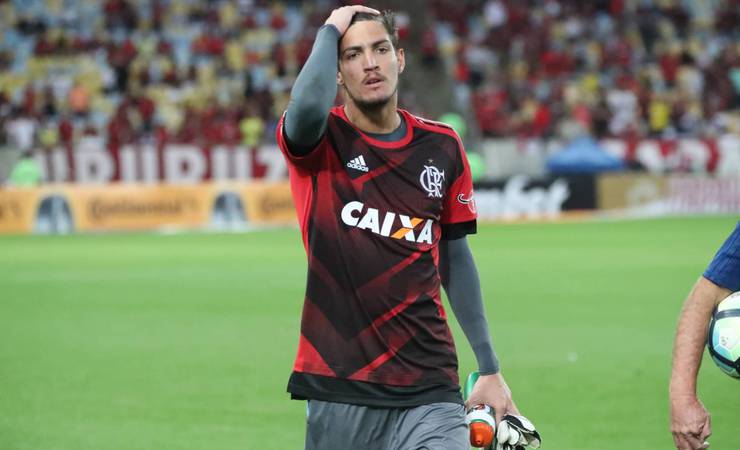 Goleiro Thiago rescinde com Flamengo e acerta em definitivo com o Estoril, de Portugal