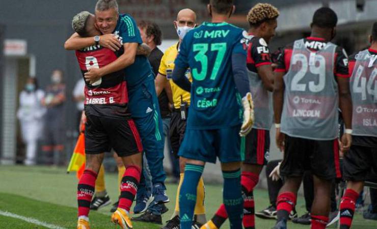 Domènec Torrent reforça que fará rodízio em time titular e diz que Flamengo precisa evoluir