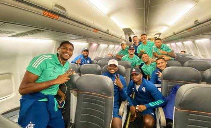 Comentarista detona falta de máscara em voo do Flamengo: 'Parece intenção de que todos sejam infectados'