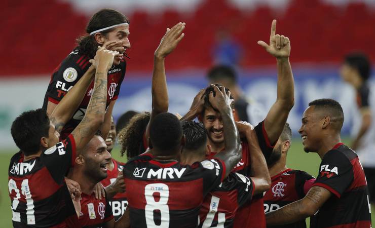 Flamengo iguala campanha de 2019 após 13 rodadas e começa perseguição ao Atlético-MG
