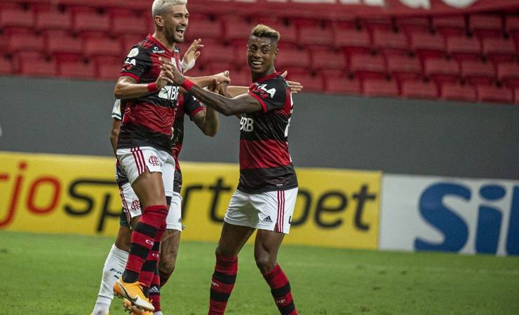 Portal árabe afirma que Al-Hilal planeja tirar Arrascaeta e Bruno Henrique do Flamengo
