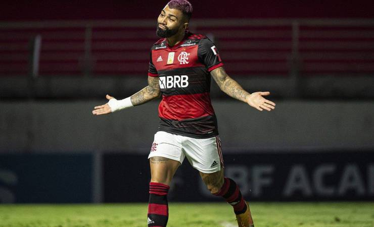 Gabigol iguala marca de Romário e se torna o quarto maior artilheiro do Flamengo em Brasileiros