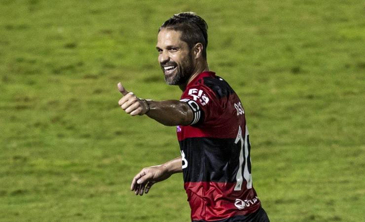 Diego fala em se aposentar no Flamengo, mas ressalta: 'Enquanto tiver pernas, vou seguir'