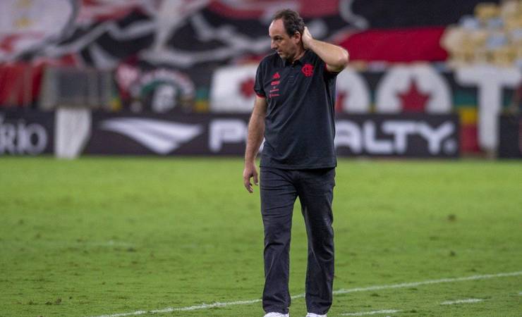Diego Alves e Renê sentem dores musculares e serão reavaliados na reapresentação do Flamengo