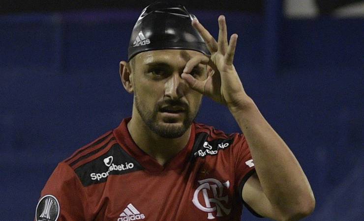 Clube italiano desiste de investida para tirar Arrascaeta do Flamengo