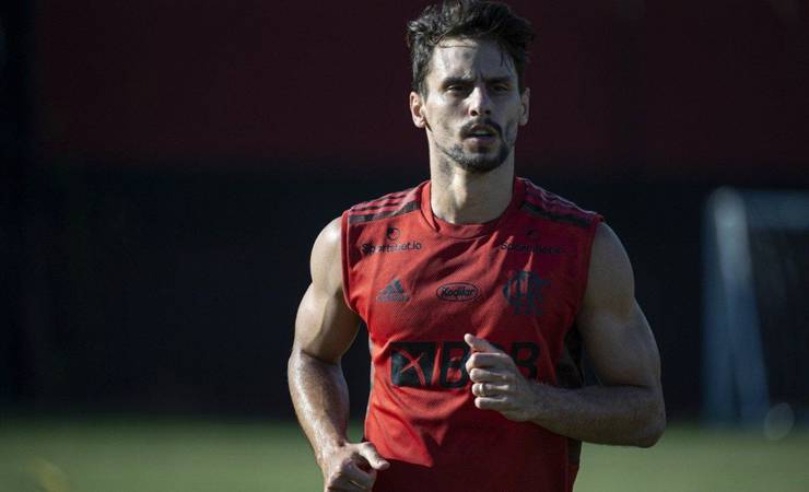 Comentarista sugere que Flamengo contrate zagueiro: ‘Não dá pra contar com Rodrigo Caio’