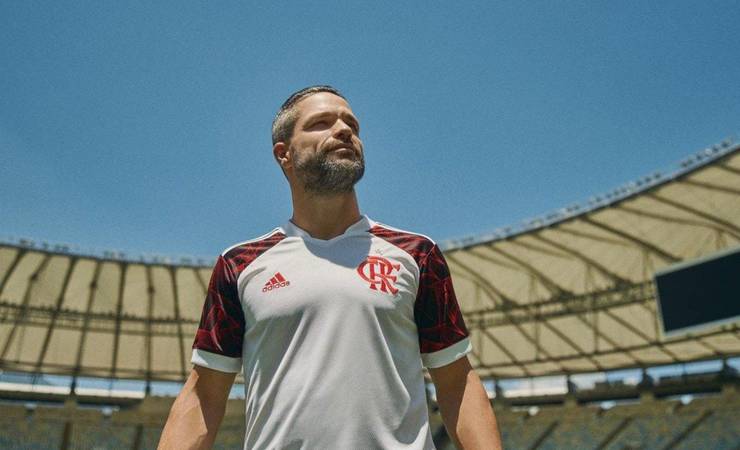 Veja fotos oficiais do novo uniforme 2 do Flamengo