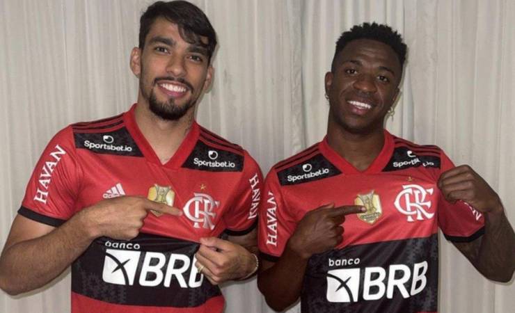 Paquetá e Vini Jr tiram foto com camisa do Flamengo: 'Bateu saudades'