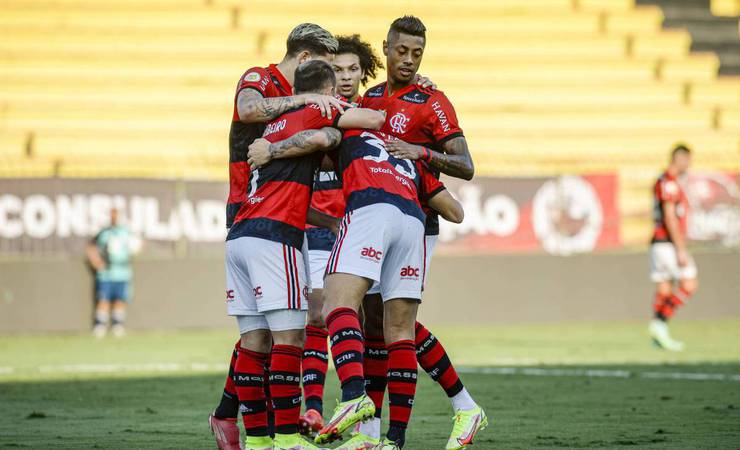 Flamengo marca no começo de cada tempo e vence o Sport com tranquilidade no Raulino