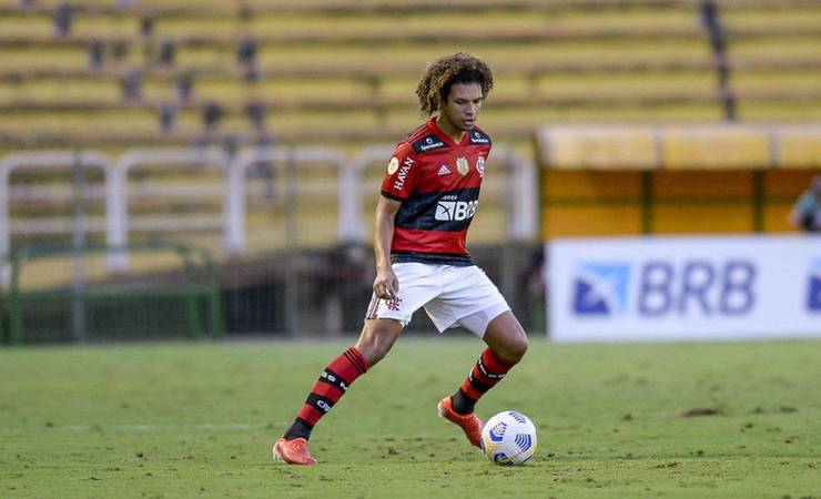 Willian Arão entra em 'top 5' de jogadores que mais vestiram a camisa do Flamengo no Brasileirão