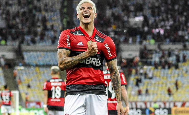 Pedro completa 100 jogos pelo Flamengo e comemora: 'Orgulho por toda história escrita'