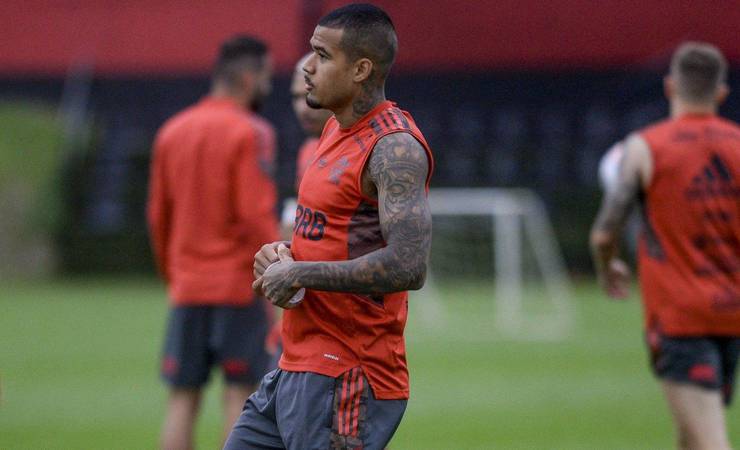 Vice da Libertadores, Kenedy lamenta saída do Flamengo: 'Não foi como eu sonhei'