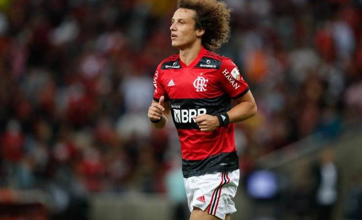 Flamengo admite que David Luiz estreou antes do tempo