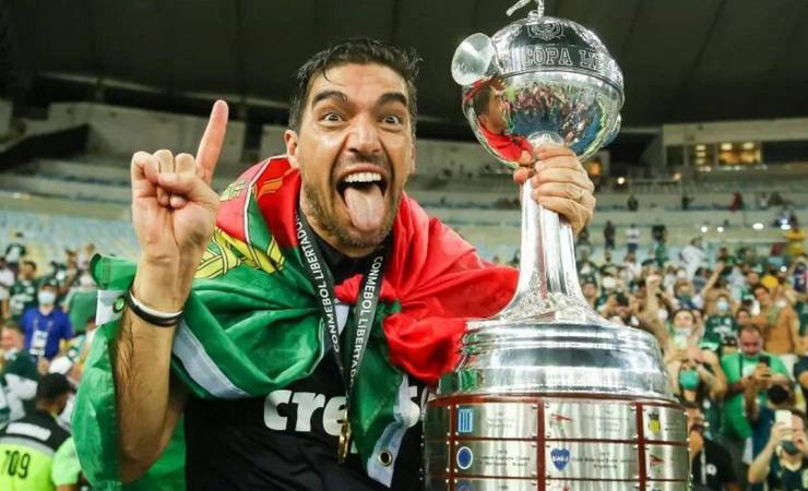 Técnico especulado no Flamengo parabeniza Abel Ferreira por título da Libertadores