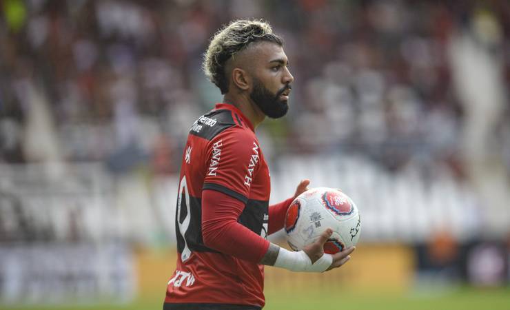 Comentarista detona Gabigol, do Flamengo, e dispara: 'Você não é o Zico, coloque os pés no chão'
