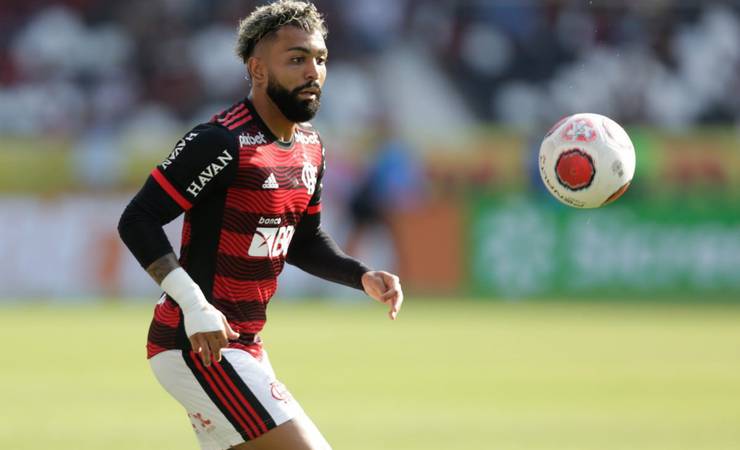 Gabigol é vaiado por torcedores do Flamengo e dispara na saída: 'A gente briga, mas se ama'