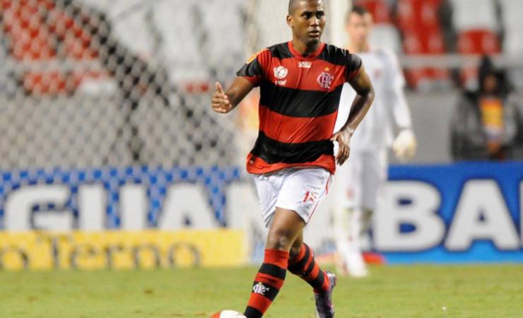 Ex-atleta do Flamengo revela que pode retornar ao futebol brasileiro em 2022