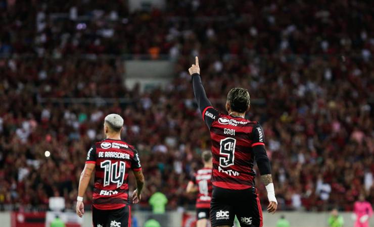 Torcida do Flamengo esgota ingressos para final do Carioca contra o Fluminense