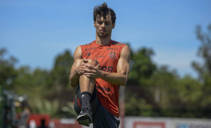 Zagueiro do Flamengo, Rodrigo Caio pode retornar aos gramados somente no meio de 2022
