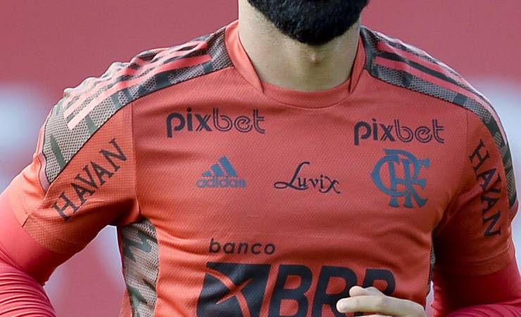 Após Gabigol apagar fotos relacionadas ao Flamengo, empresário responde sobre chance de saída