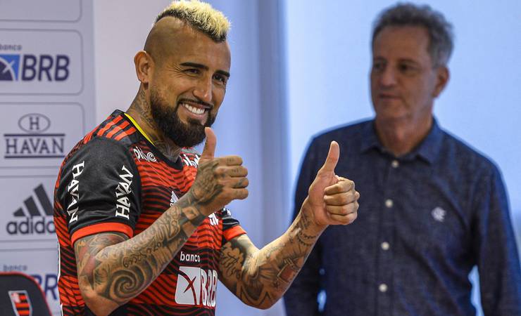 Apresentado pelo Flamengo, Vidal chama clube de 'melhor da América do Sul'