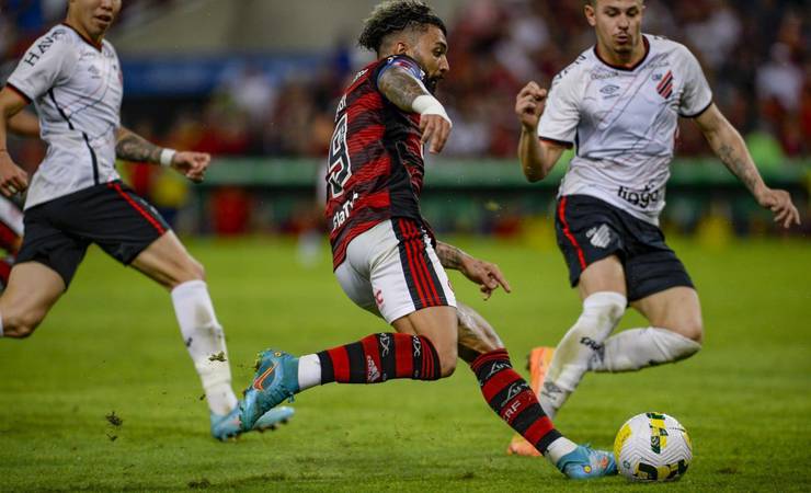 Dirigente do Flamengo ironiza denuncia contra Gabigol e Arrascaeta: 'É piada?'