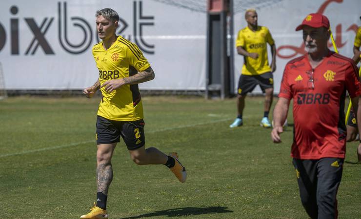 Novo reforço do Flamengo, Guillermo Varela é inscrito na Libertadores