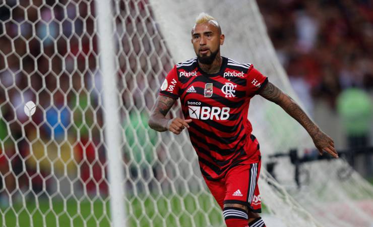Vidal, do Flamengo, publica homenagem para o pai antes da final da Copa do Brasil