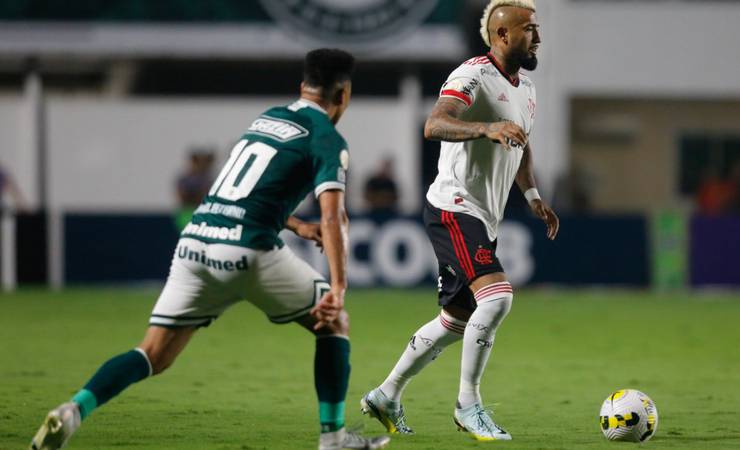 Vidal manda recado para torcedores do Flamengo: 'Com vontade de continuar a lutar'