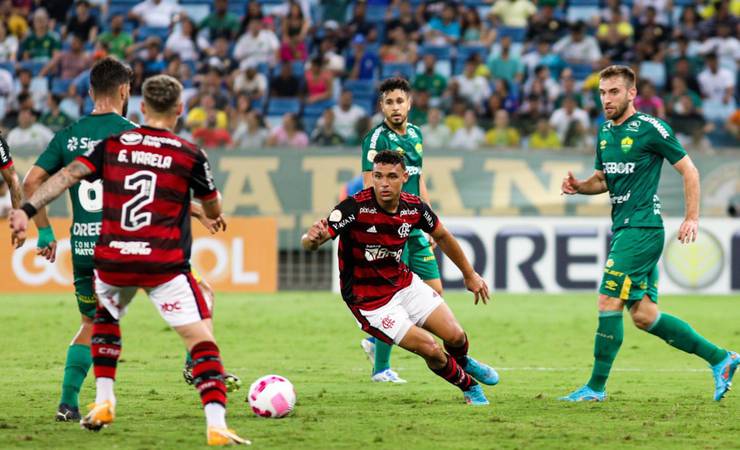 Com reservas, Flamengo vence o Cuiabá pelo Brasileirão