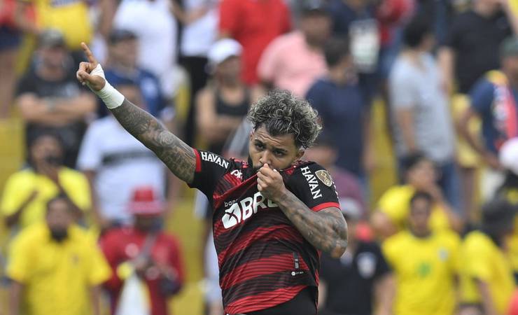 Herói de novo, Gabigol iguala Zico e faz história na Libertadores