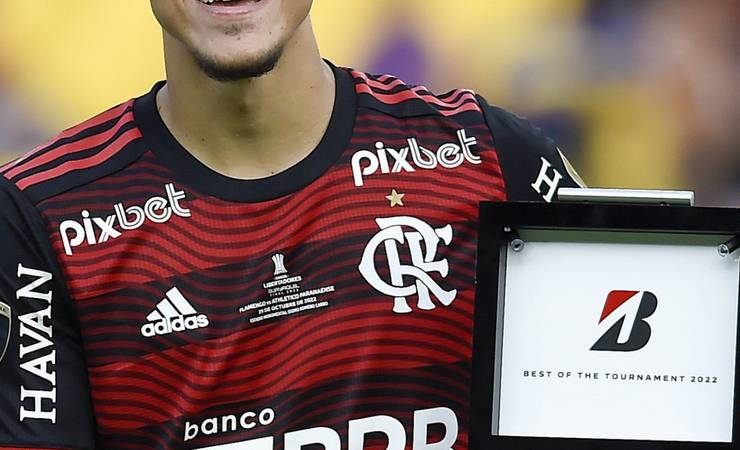 Com seis jogadores, Flamengo domina a seleção da Libertadores