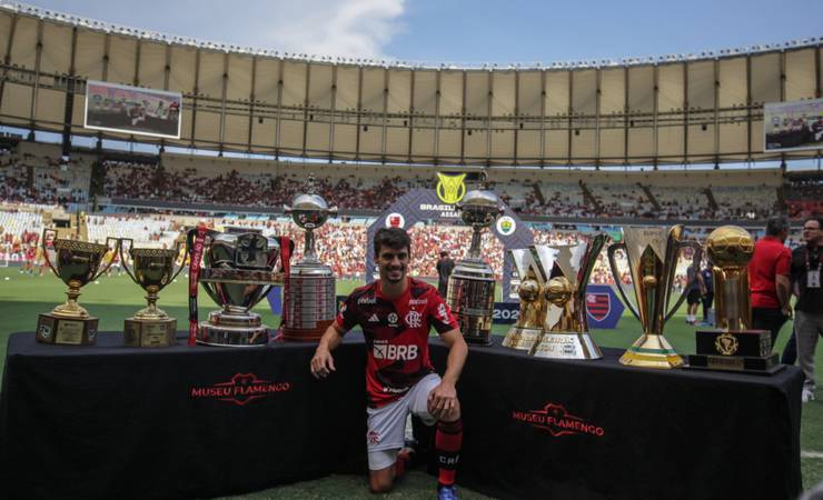 Rodrigo Caio reforça entrega com a camisa do Flamengo e avalia passagem: 'Alegrias superam tudo'