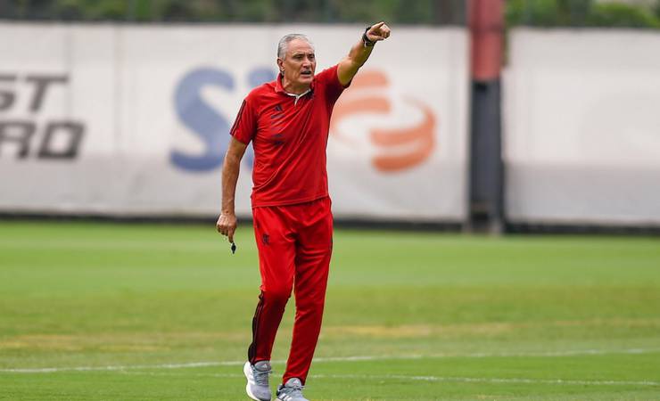Tite deve fazer duas mudanças na equipe do Flamengo para pegar o São Paulo