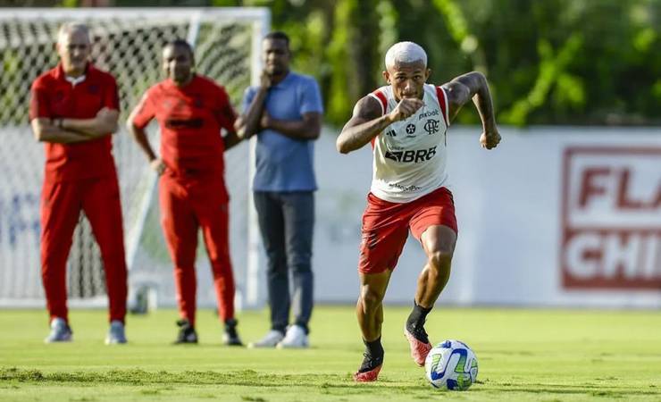 Flamengo confirma lesão de Wesley, que perderá final do Carioca