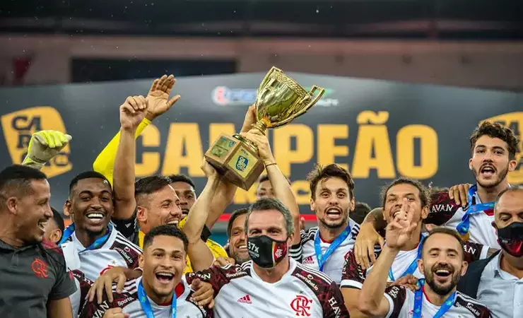 Flamengo busca título carioca contra rival de fora da cidade do Rio pela primeira vez