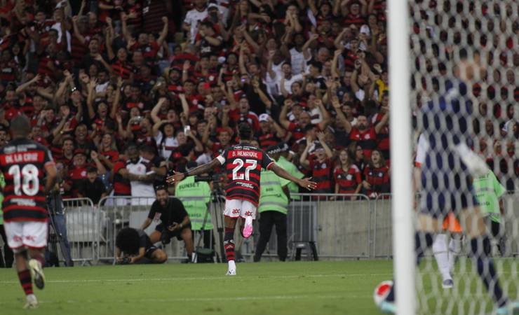 Flamengo vence de novo o Nova Iguaçu e é campeão invicto do Carioca