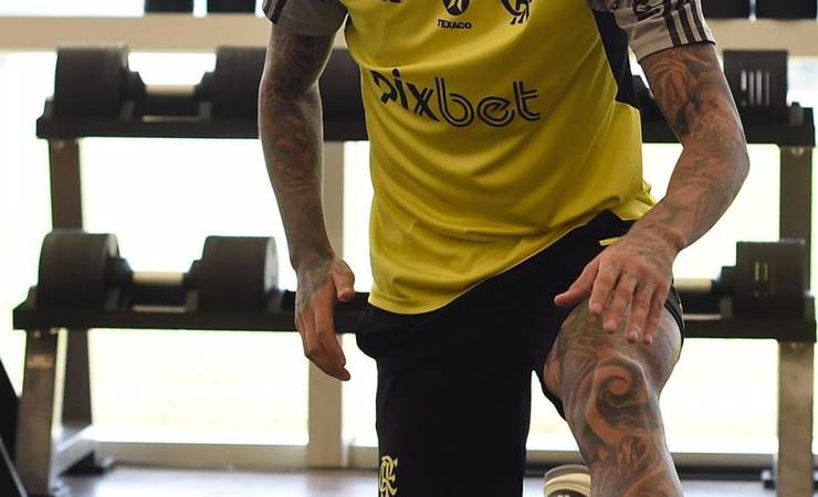 Pulgar sofre entorse no tornozelo e vira preocupação para o Flamengo
