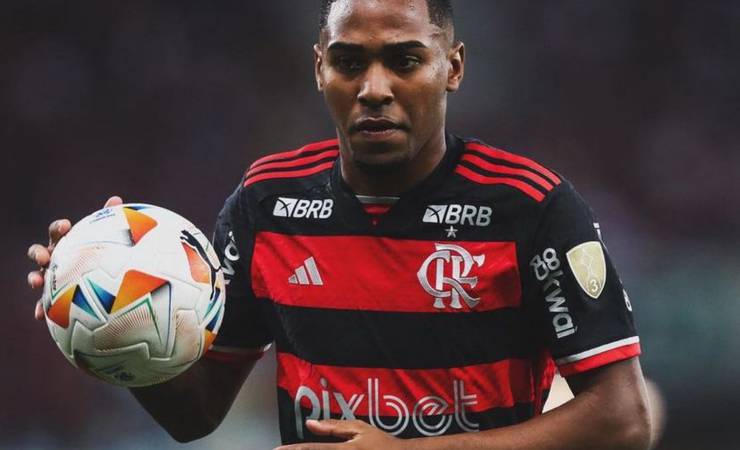 Lorran brilha em vitória do Flamengo e ganha elogio de Vini Jr: 'Craque de bola'