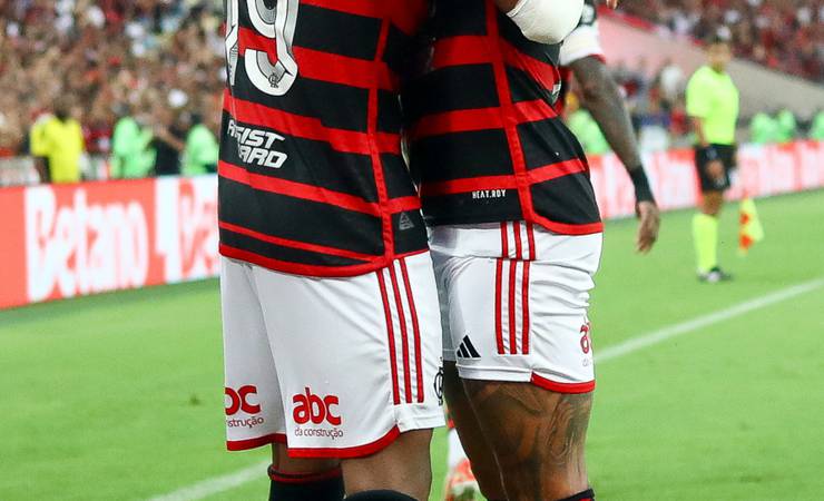 Flamengo volta a fazer dois gols após seis jogos e interrompe sequência ruim