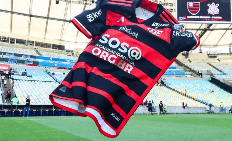 Flamengo inicia leilão das camisas utilizadas contra o Corinthians para ajudar o Rio Grande do Sul