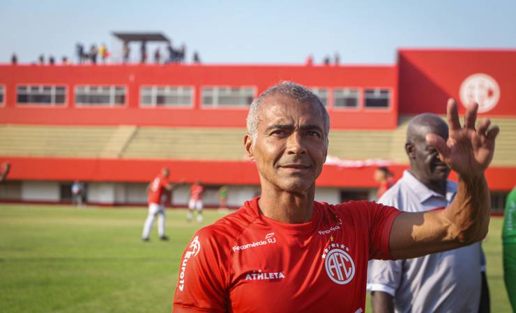 Romário aprova punição, mas defende Gabigol: 'Não fez por desrespeito ao Flamengo'