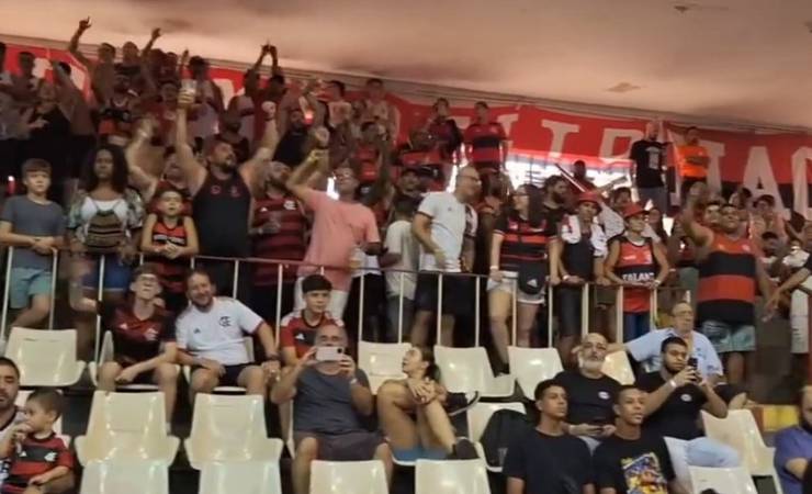 Torcedores do Flamengo protestam contra Gabigol em jogo de basquete: 'Não precisa de você'