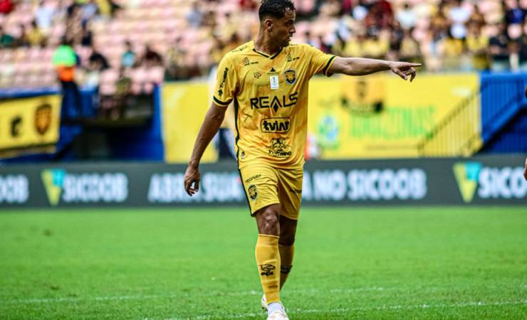 Zagueiro do Amazonas mostra confiança contra o Flamengo: 'Vamos buscar a classificação'