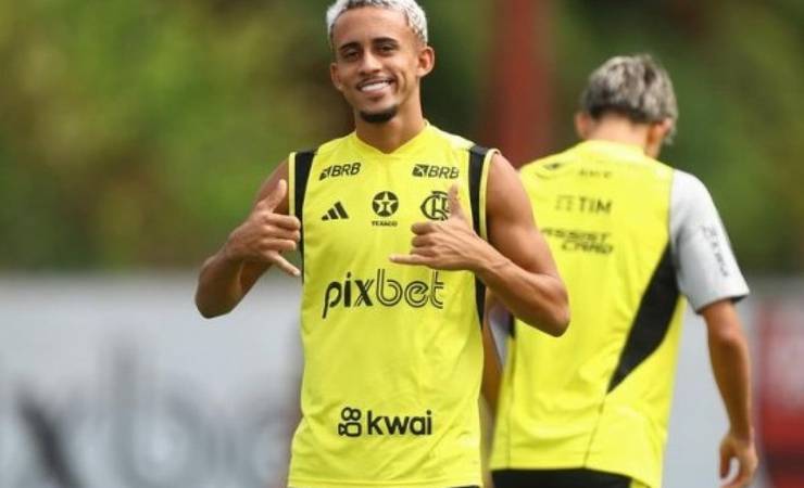 Sem espaço com Tite, Flamengo teme desvalorização maior de Matheus Gonçalves